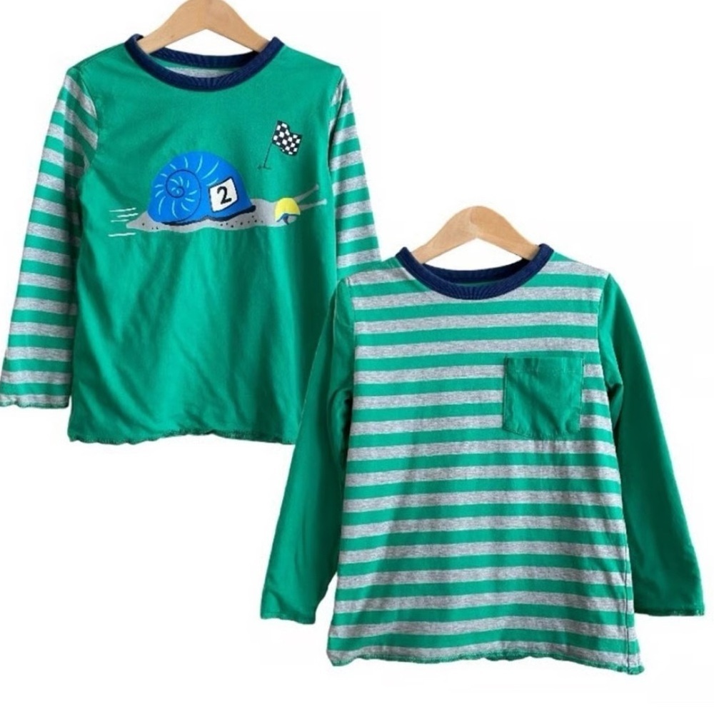 Mini Boden reversible racing snail graphic shirt